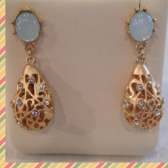 🌷Francesca earrings 🌷SALE from $15⬇️ $10🎉