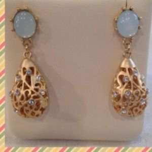 🌷Francesca earrings 🌷SALE from $15⬇️ $10🎉