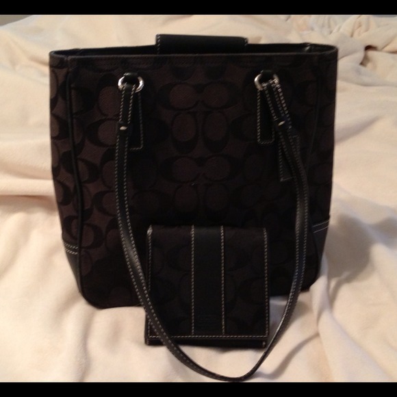 Authentic Coach Handbag and matching wallet