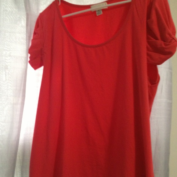 🚫Sold🚫Coral Short Sleeve Top