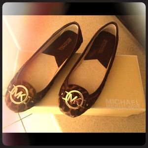 Brown Animal print Michael Kors Flat!!