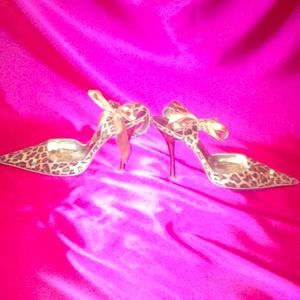 Leopard Pumps