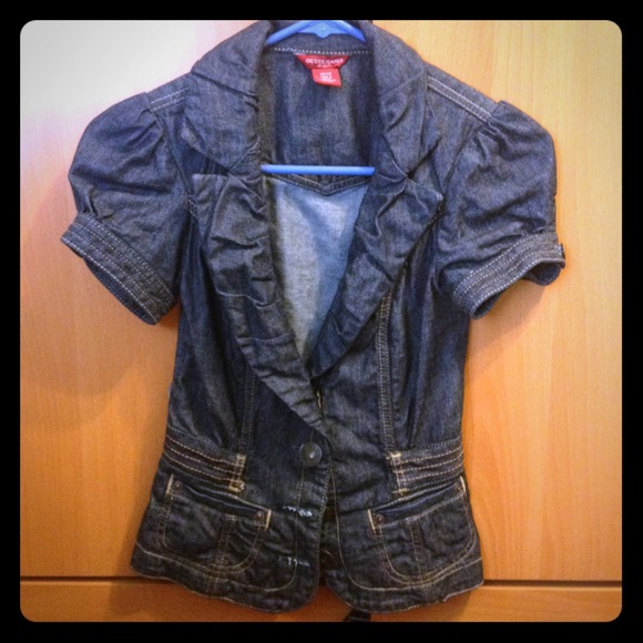 GUESS DENIM VEST/JACKET! Short sleeved sexy blazer