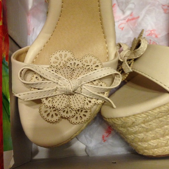 Wedge sandals brand new! - Picture 3 of 3
