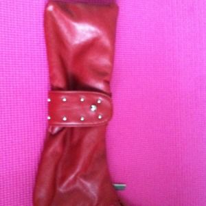Red clutch