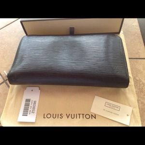 💯Authentic Louis Vuitton Zippy Organizer