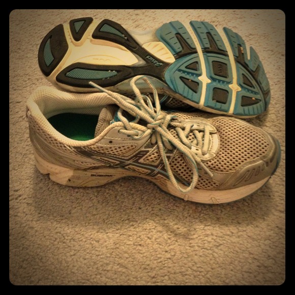 Sold Asics duomax running shoes with orthotics