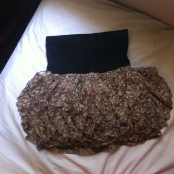 💜Cute high waisted skirt💜 - Picture 2 of 3