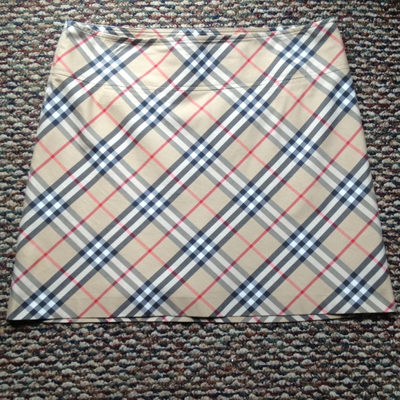 BUNDLE Authentic classic Burberry mini skirt