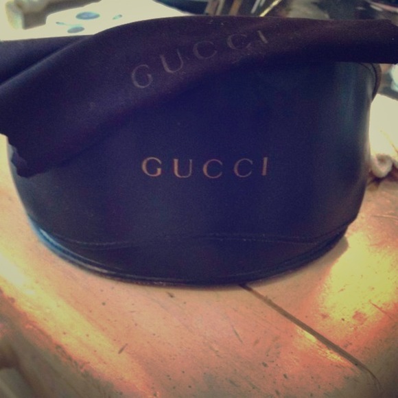 *** Sold****Authentic Gucci Sunglass case w/cloth
