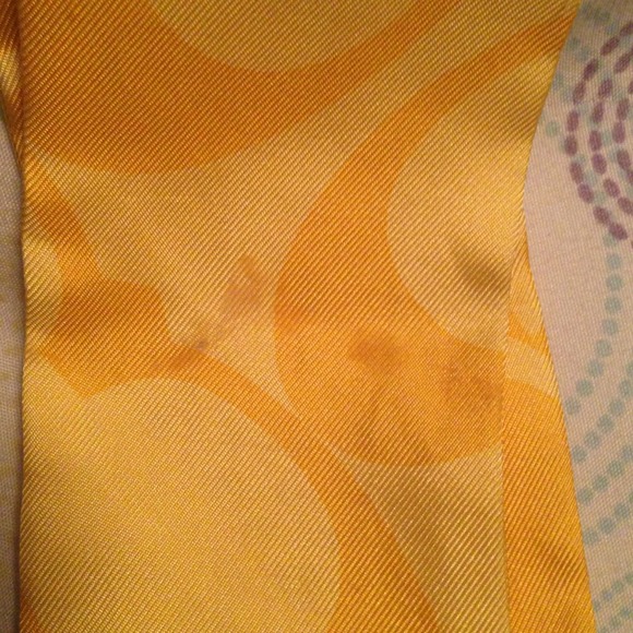 Coach scarf 🚫NO LONGER AVAILABLE🚫 - Picture 4 of 4