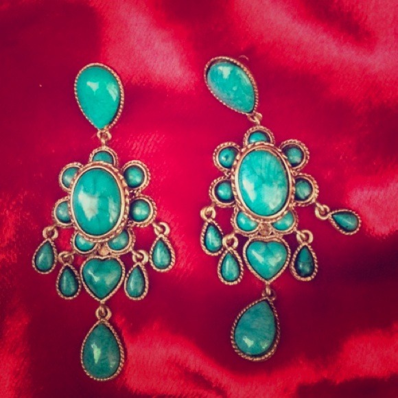 Gorgeous and flawless turquoise earrings