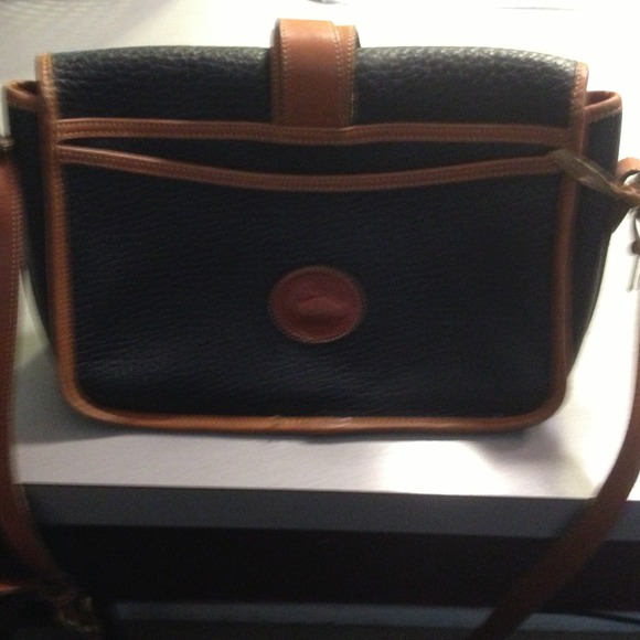 Dooney & Bourke Handbags - Dooney &Burke vintage leather purse