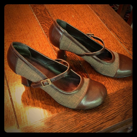 Adorable Shoes Size 7