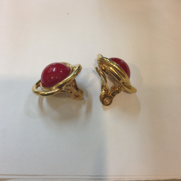 🚫SOLD🚫Vintage Monet clip on earrings - Picture 3 of 3