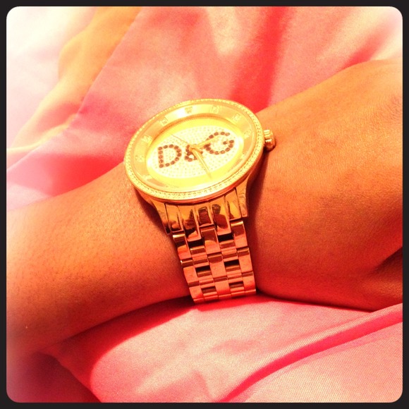 💥Authentic D&G big face gold watch for sale💢