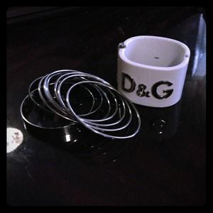 ❌❌❌SOLD❌❌❌D&G bracelet set 💯Authentic !