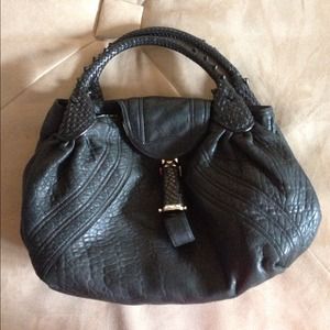 Authentic Fendi spy bag! Beautiful bag in black!!