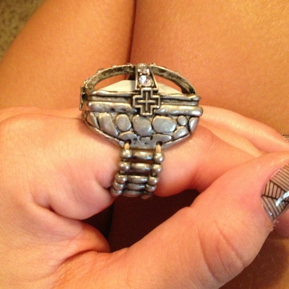Turquoise ring - Picture 2 of 3