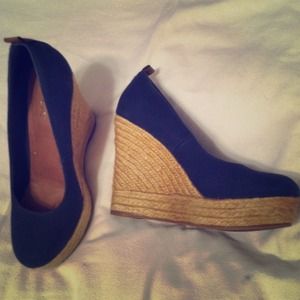 DECIDED TO KEEP FOR NOW Aldo navy/hemp wedge