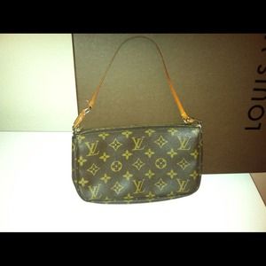 Authentic Louis Vuitton Pochette