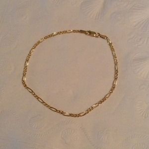 10karat Gold bracelet(hold for@godlydiva)