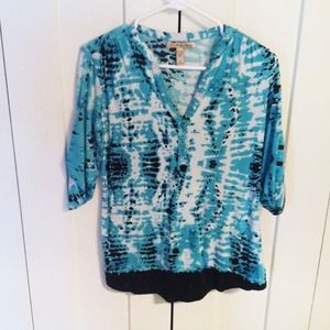 Quarter length sleeve top