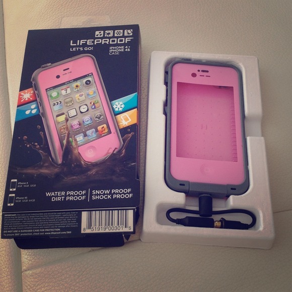 ⬇️ PRICE DROP! Pink lifeproof iPhone case