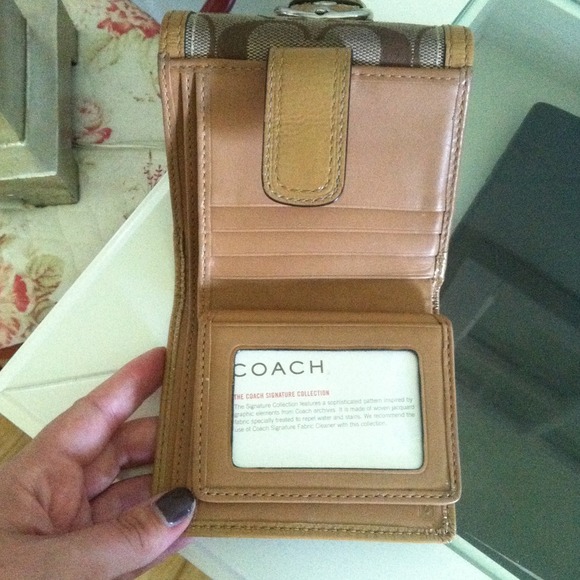Authentic Coach wallet - Picture 2 of 4