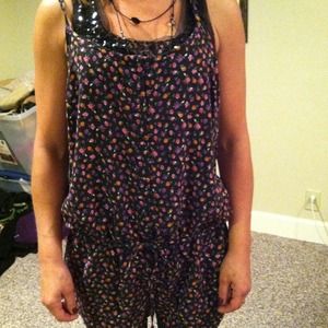 *REDUCED* Flowered button up romper w- lace back