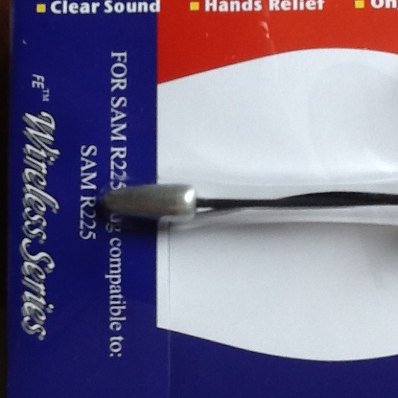 Cell phone headset - Picture 2 of 4