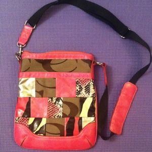 Pink leather purse. Knock off Coach