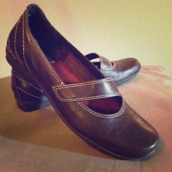 Kenneth Cole Dark Brown Slip on Shoes!