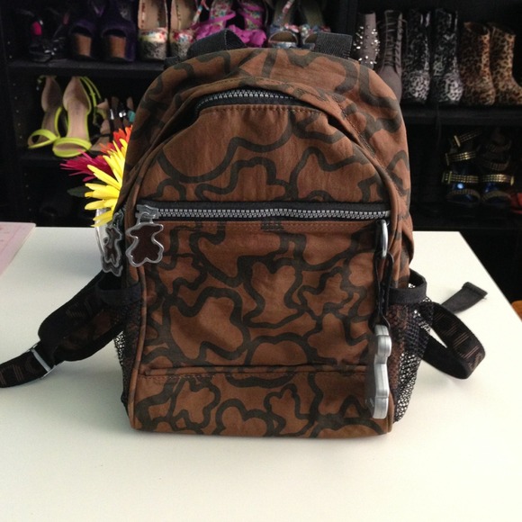✋ SOLD to @marinjazzy1 ✋Tous book bag