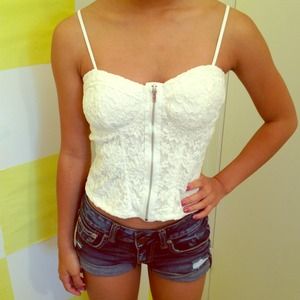 ✨RESERVED for taliamay1 ✨White lace corset size S