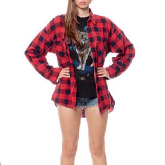💙SOLD💙Red and black plaid button up