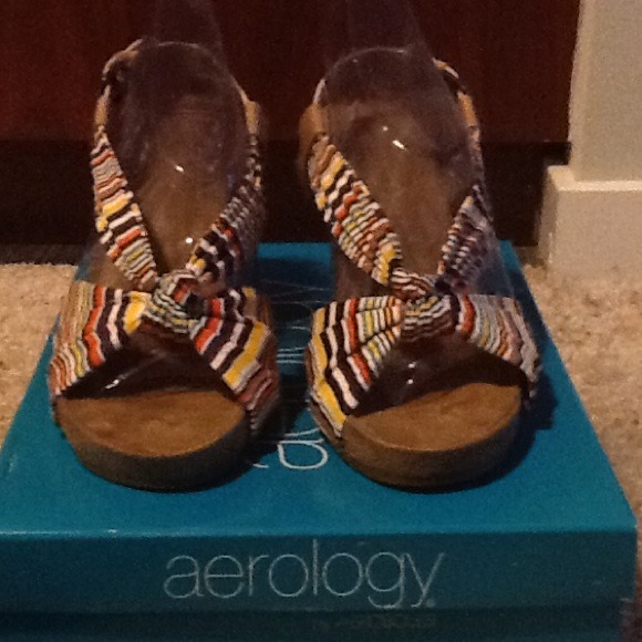 Aerology Sandals Size 6 - Picture 1 of 4