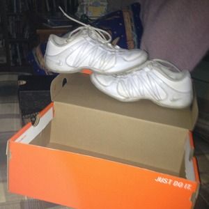 Nike white cheer shoes