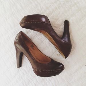 RESERVED FOR SOMSOM brown Frye's heels