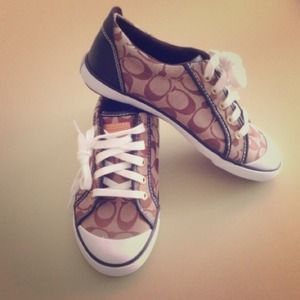 Size 7.5 coach barrett shoes