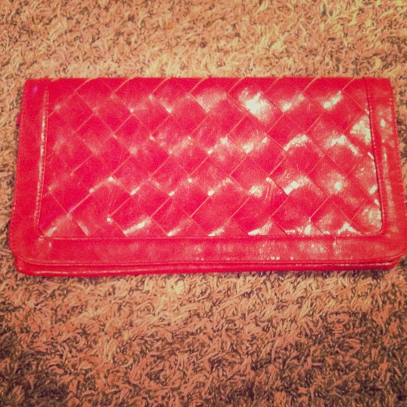 🌺Urban Expressions Clutch🌺