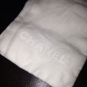 Soft white CHANEL glasses case!