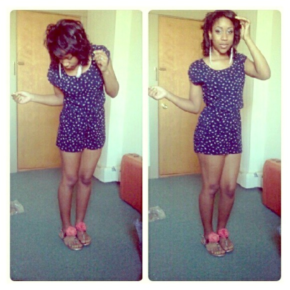 Navy Romper with Off-White Speckle Pattern 💕