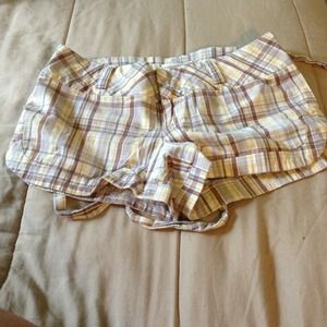 🔹2 FOR 1 DEAL🔹PLAID SHORTS