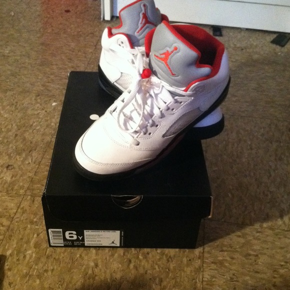 Retro 5 - Picture 1 of 4