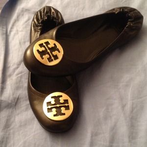 Authentic TORY BURCH CLASSIC REVA FLATS! 👉Reduced