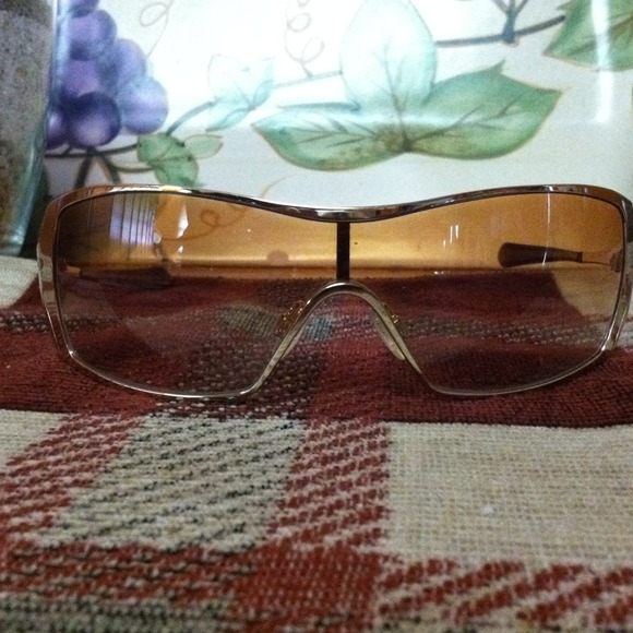 REDUCED Oakley Woman's glasses.🐾🐾