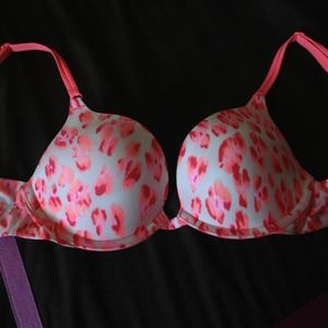 BUNDLE 2 bras 32B for $30