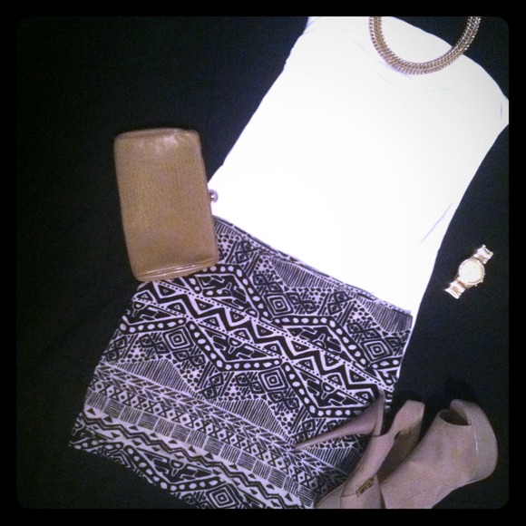 ⛔Bundled for @lledol⛔ Tribal print skirt