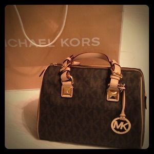*****SOLD****** MK Grayson ❤😍👜